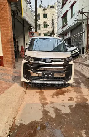 Toyota Noah SZ 2022