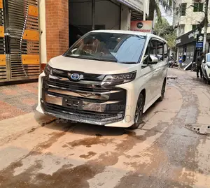 Toyota Noah SZ 2022