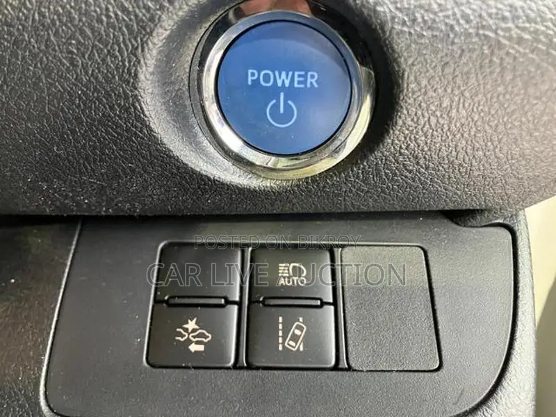 Toyota Sienta Hybrid X 2021
