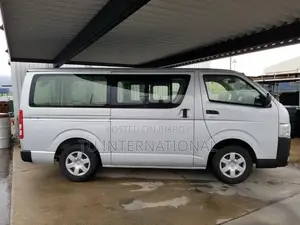 Toyota Hiace NON HV DX 2021