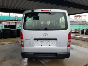 Toyota Hiace NON HV DX 2021