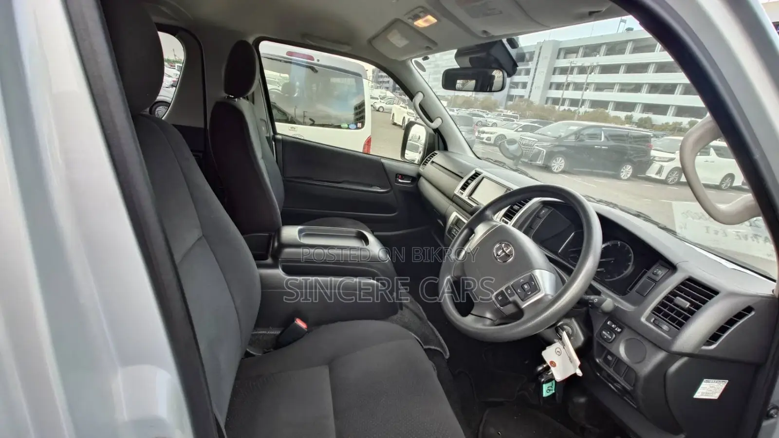 Toyota Hiace SUPER GL KEY START 2021