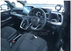 Toyota Noah SG HYB 4 POINT 2022