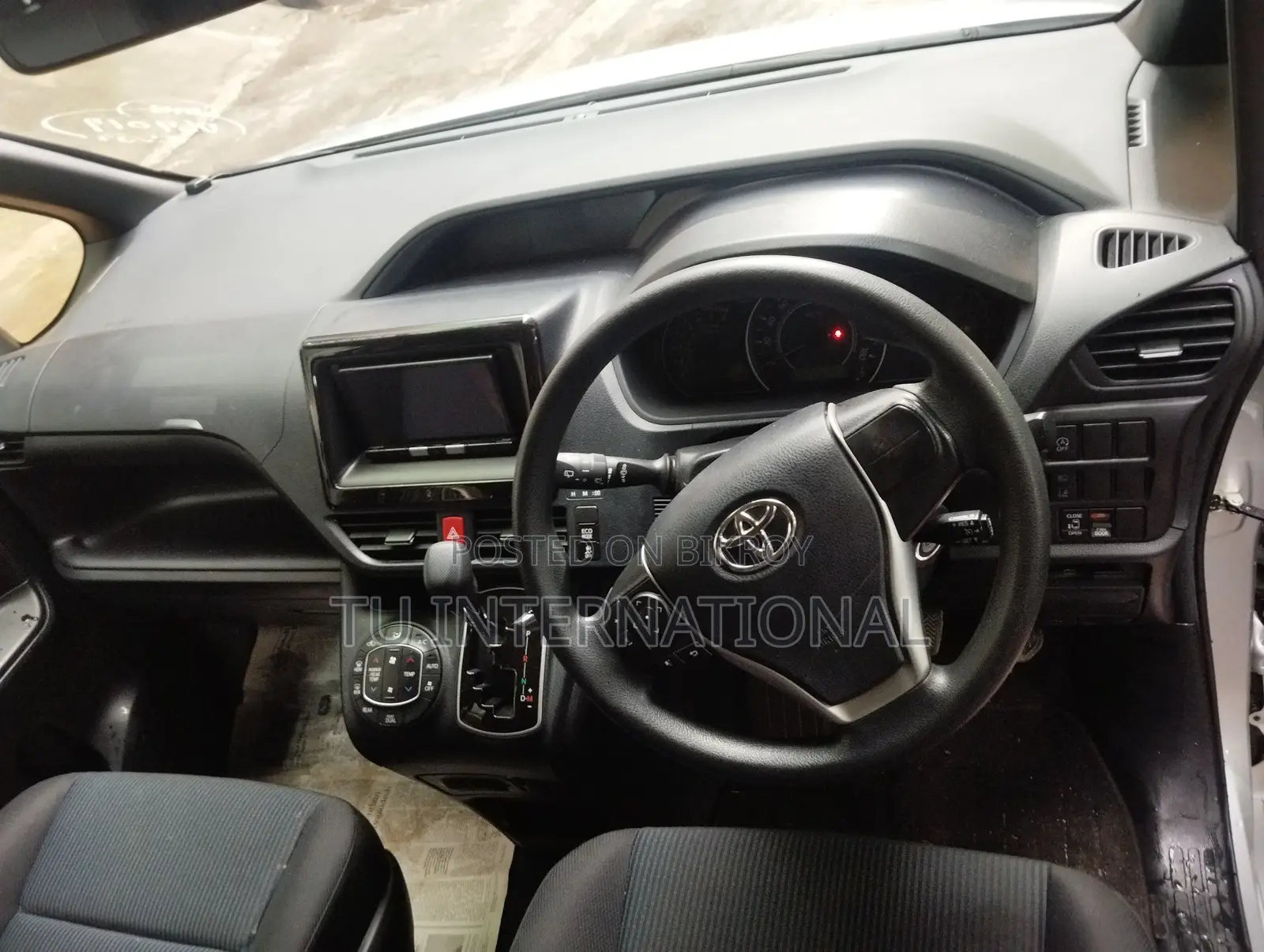 Toyota Noah 1DOOR POWER KEY 2021