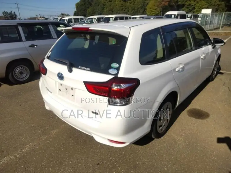 Toyota Fielder HYBRID EX 2021