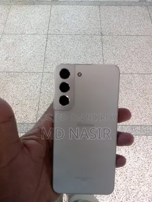 Samsung Galaxy S22 . (Used)
