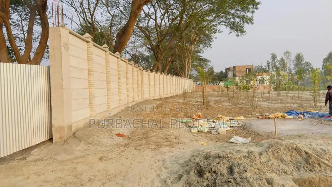 উন্নয়নের ধারা দেখে আজই প্লট কিনুন। বীরতারা সিটি।