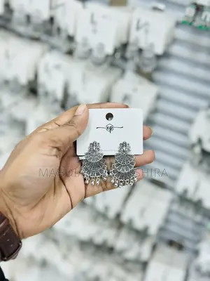 Get Beautiful Earrings at an Offer Price
