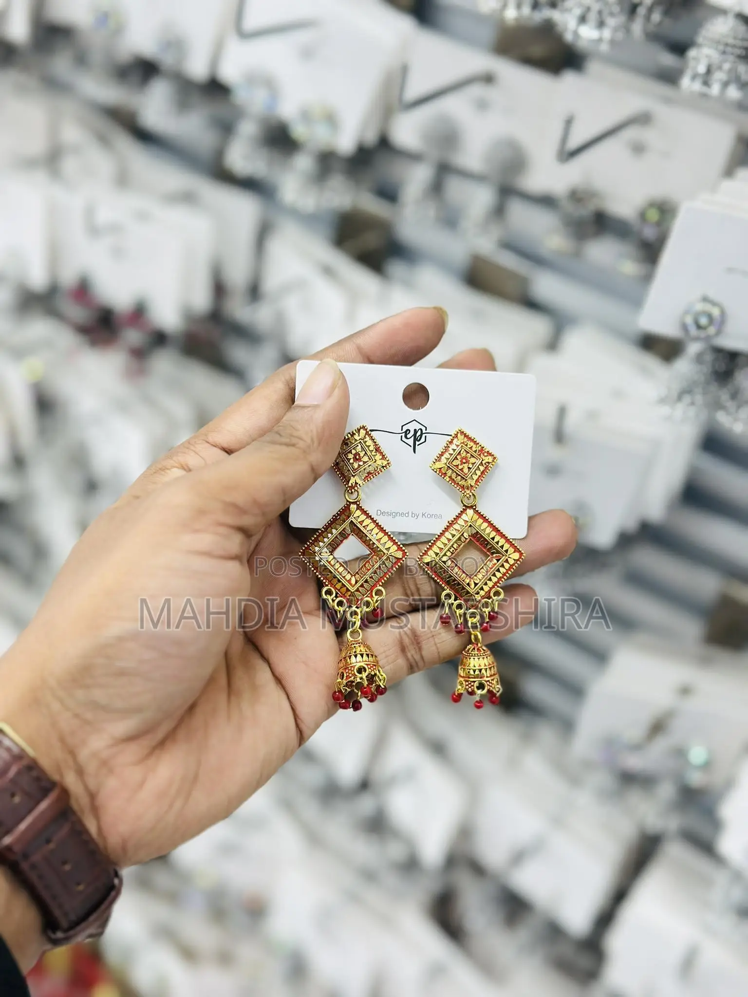 Get Beautiful Earrings at an Offer Price