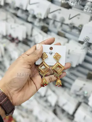 Get Beautiful Earrings at an Offer Price