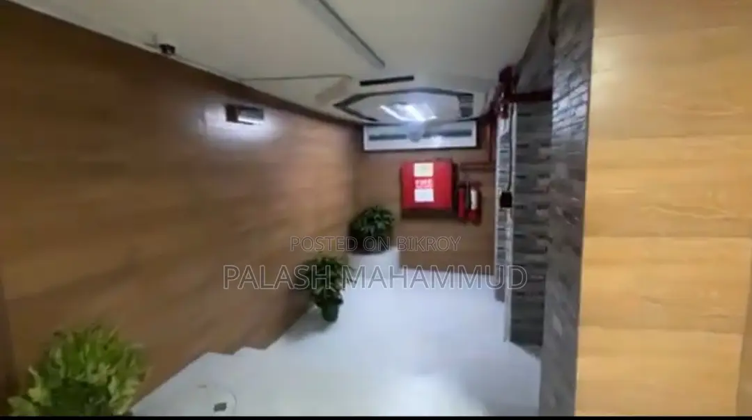 Commercial Office for Rent, Bank Preferred