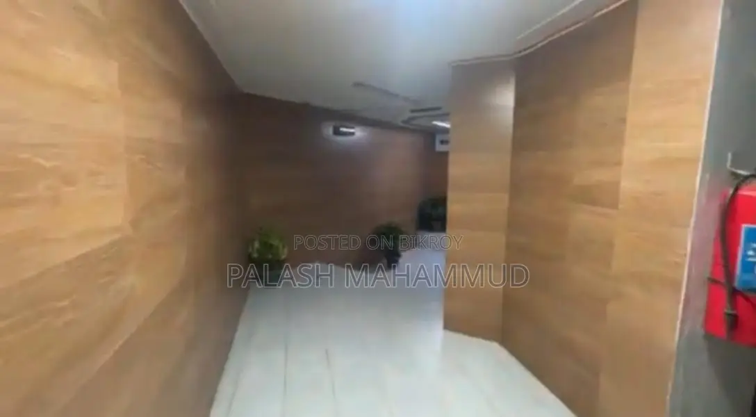 Commercial Office for Rent, Bank Preferred