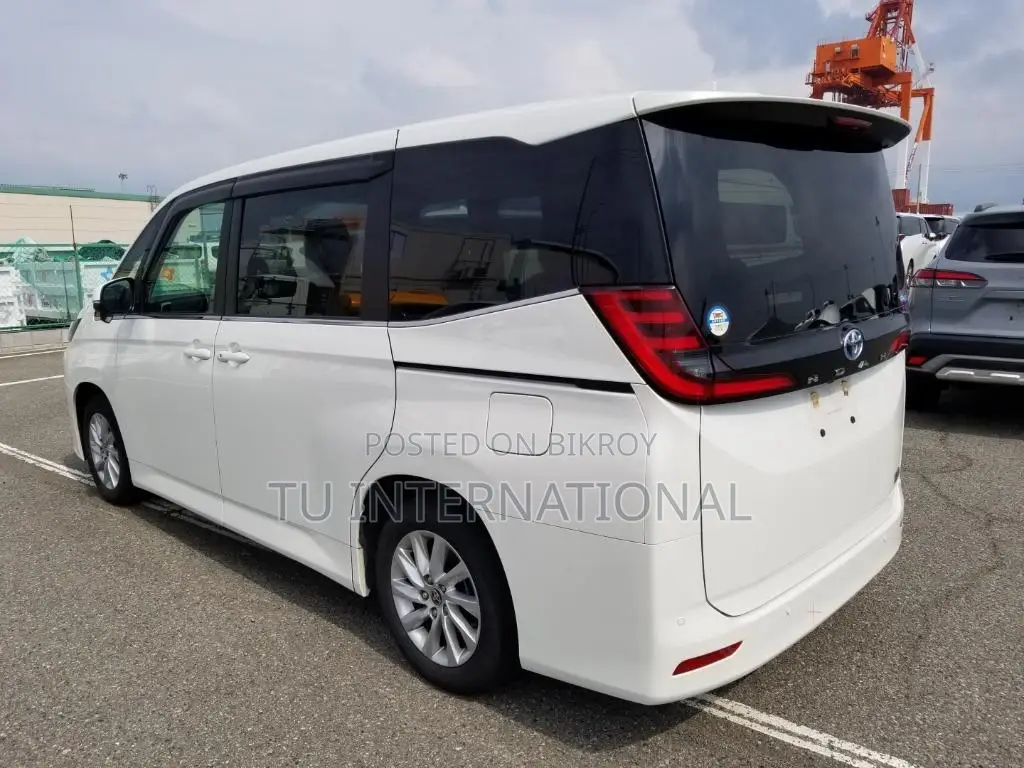 Toyota Noah Z HYBRID UNIT... 2022