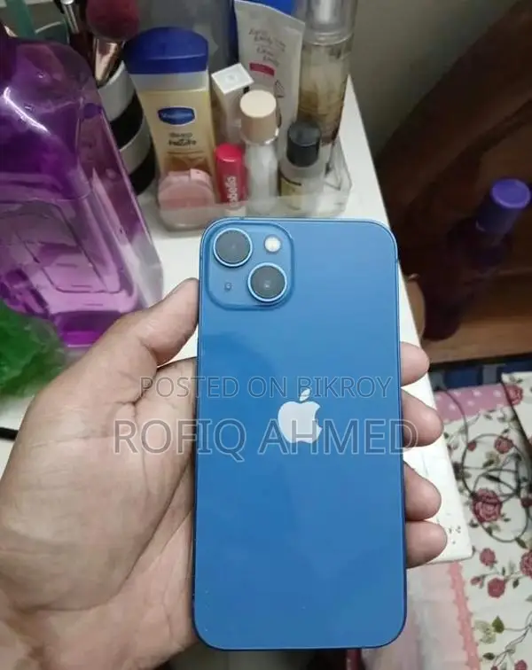 Apple iPhone 13 . (Used)