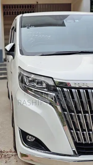 Toyota Esquire Hybrid 2018