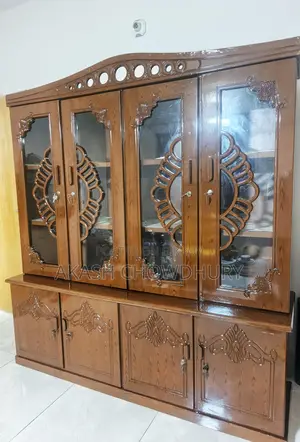 6-foot Showcase