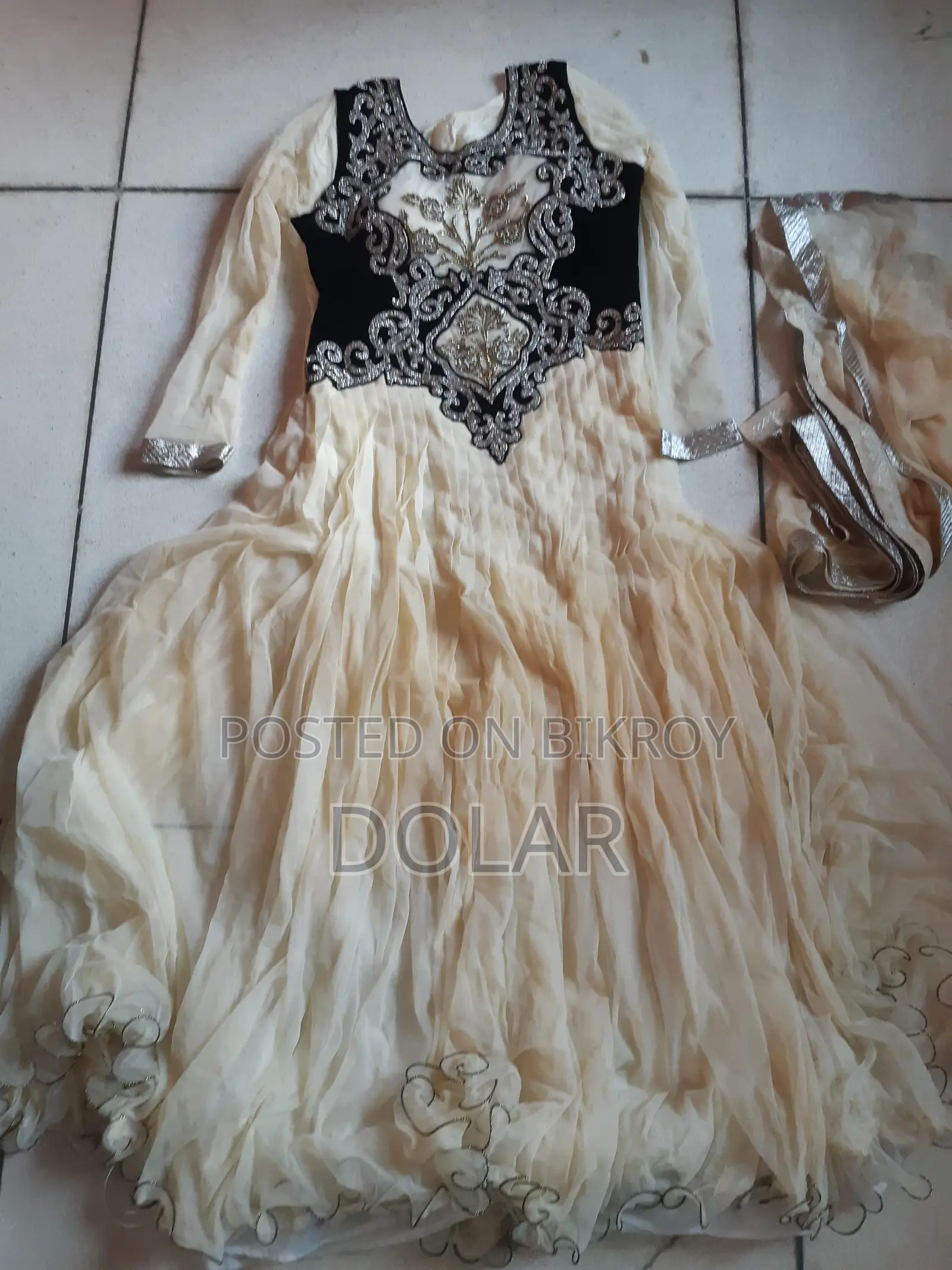 Ladies Party Gown