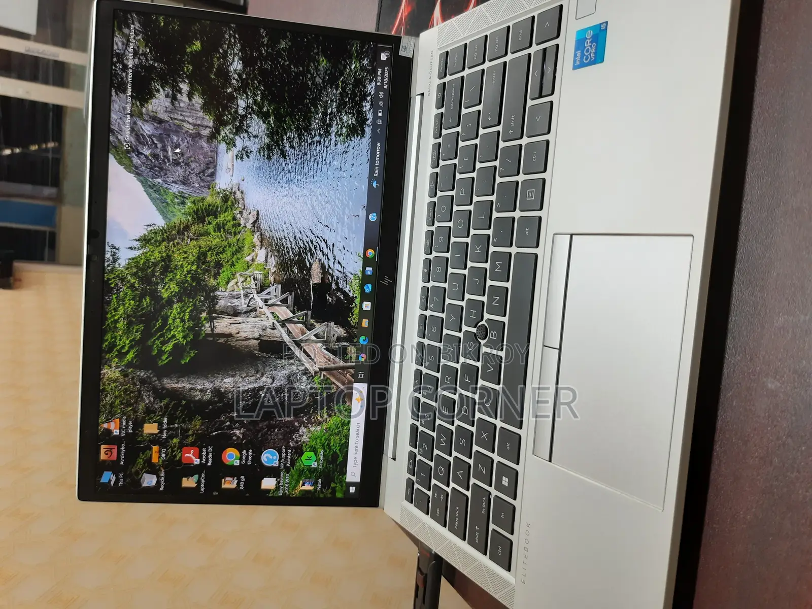 *TOUCH SCREEN*11TH GEN*256 GB SSD**16(GB) RAM* SLIM AND SILVER COLOUR*
