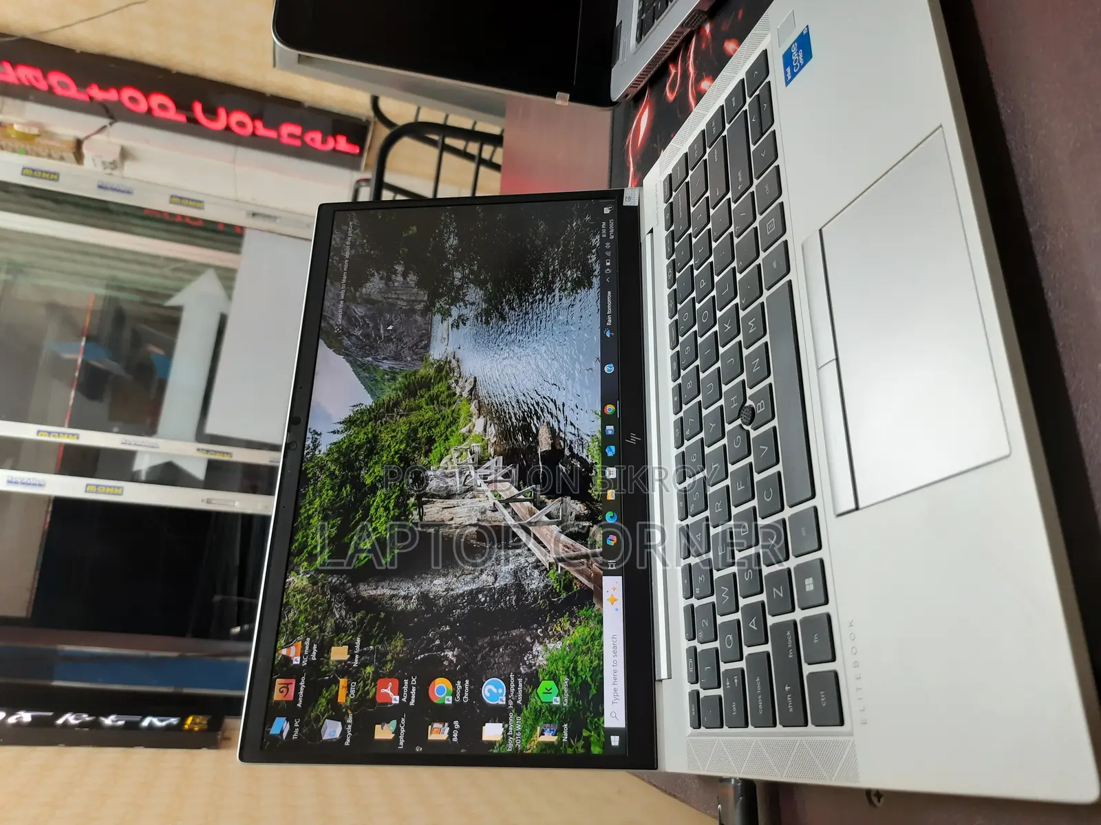 *TOUCH SCREEN*11TH GEN*256 GB SSD**16(GB) RAM* SLIM AND SILVER COLOUR*