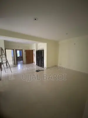 প্রিমিয়াম ১৬৬৩ স্কয়ার ফিট দক্ষিণমুখী ফ্ল্যাট বিক্রয়ের জন্য ৩ বেড লিফট