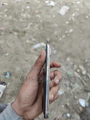 Apple iPhone X . (Used)