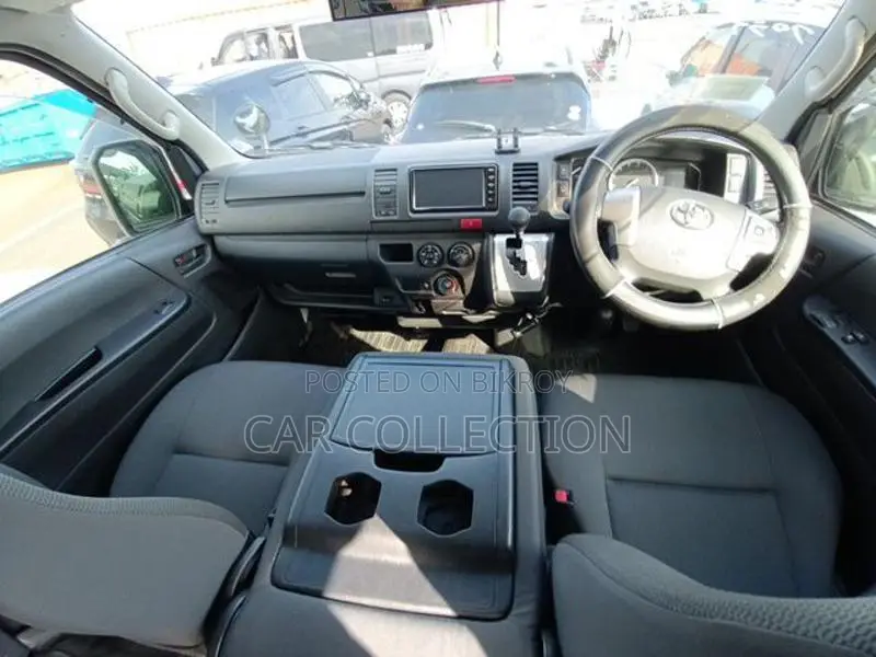 Toyota Hiace Dx GL White 360° 2021
