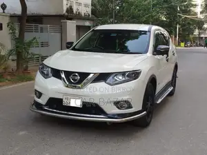 Nissan X-Trail Black Edition Hybrid 2016