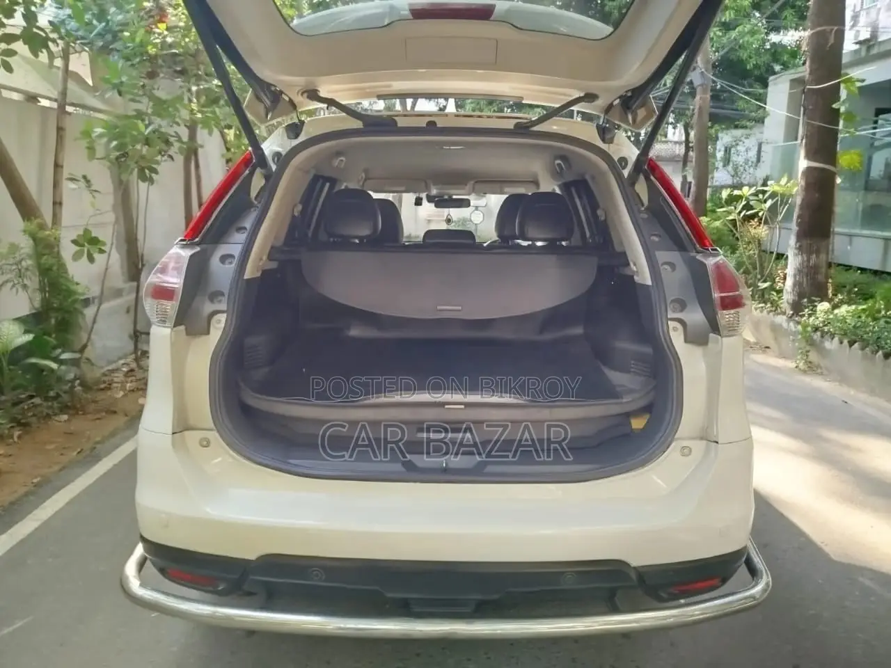 Nissan X-Trail Black Edition Hybrid 2016