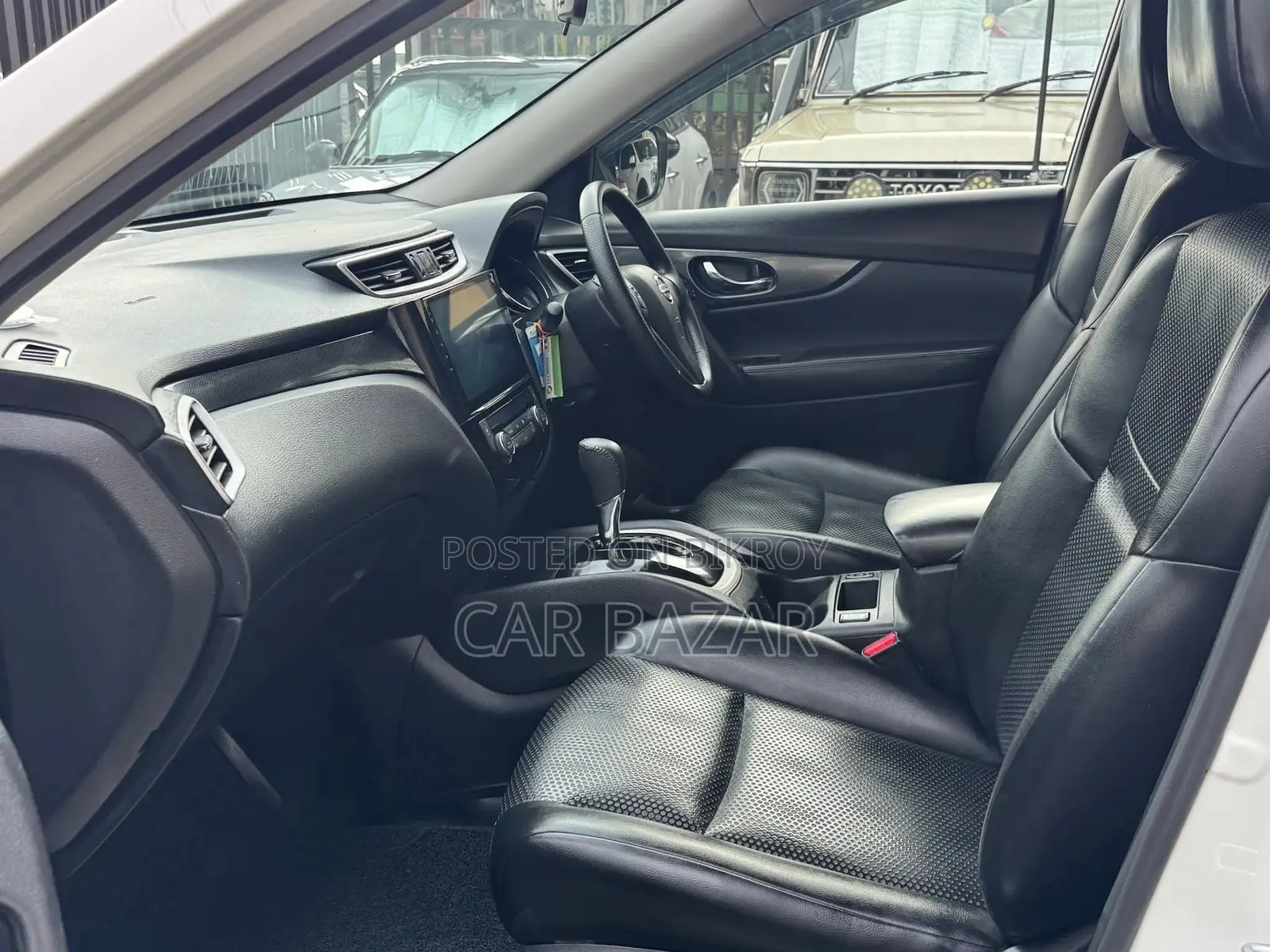 Nissan X-Trail Black Edition Hybrid 2016