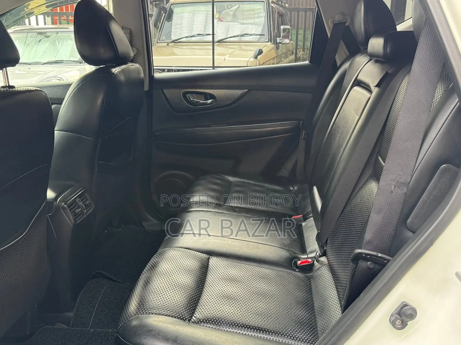Nissan X-Trail Black Edition Hybrid 2016
