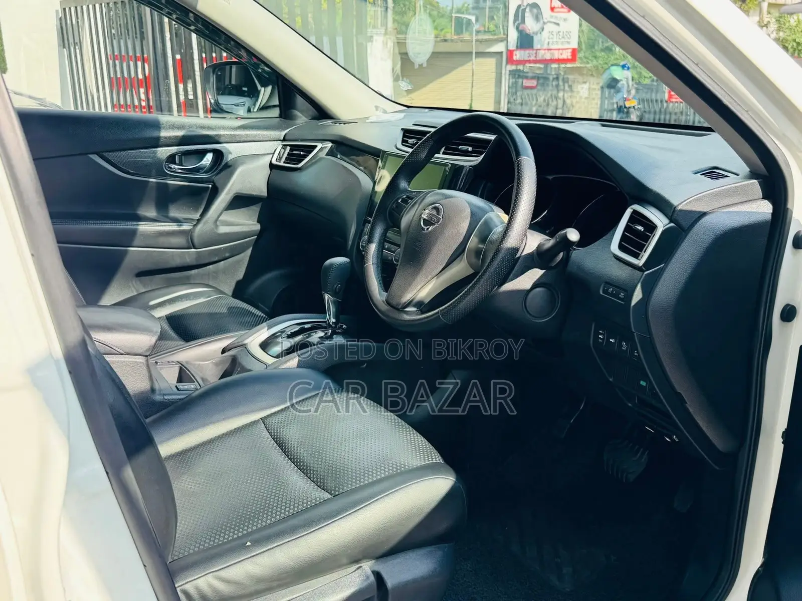 Nissan X-Trail Black Edition Hybrid 2016
