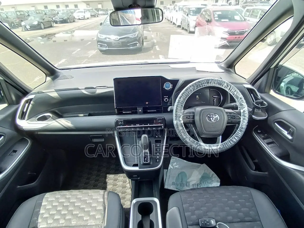 Toyota Voxy SZ Hybrid Pearl 2022
