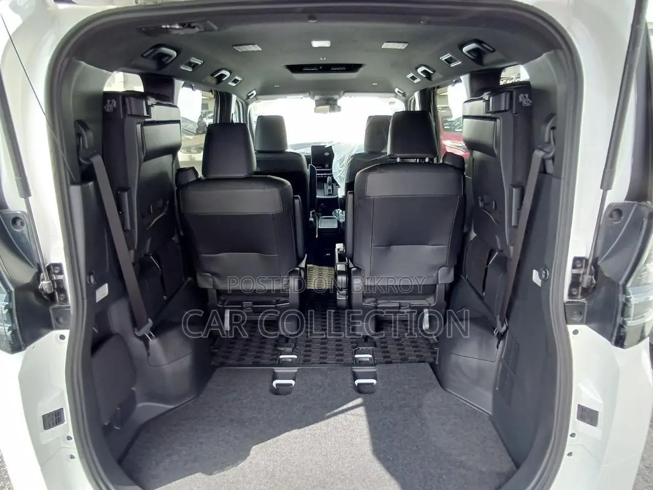 Toyota Voxy SZ Hybrid Pearl 2022