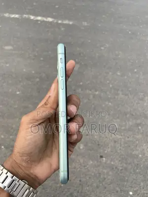 Apple iPhone 11 (Used)