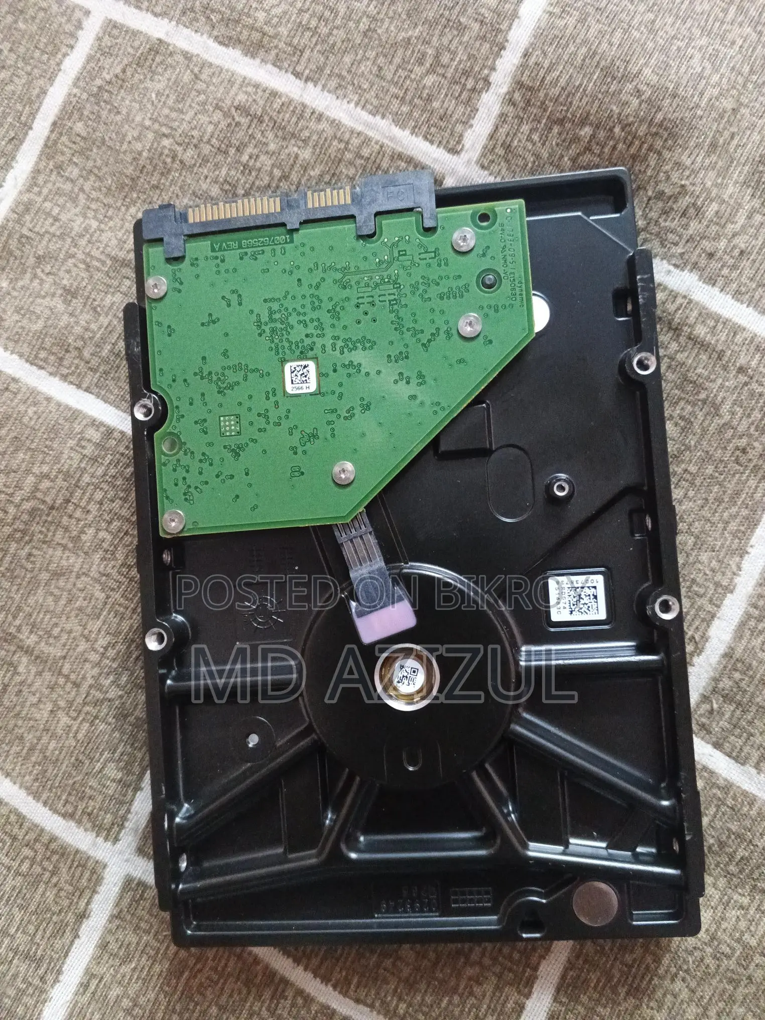 ২ টিবি সাটা, ৩.৫ হার্ড ড্রাইভ