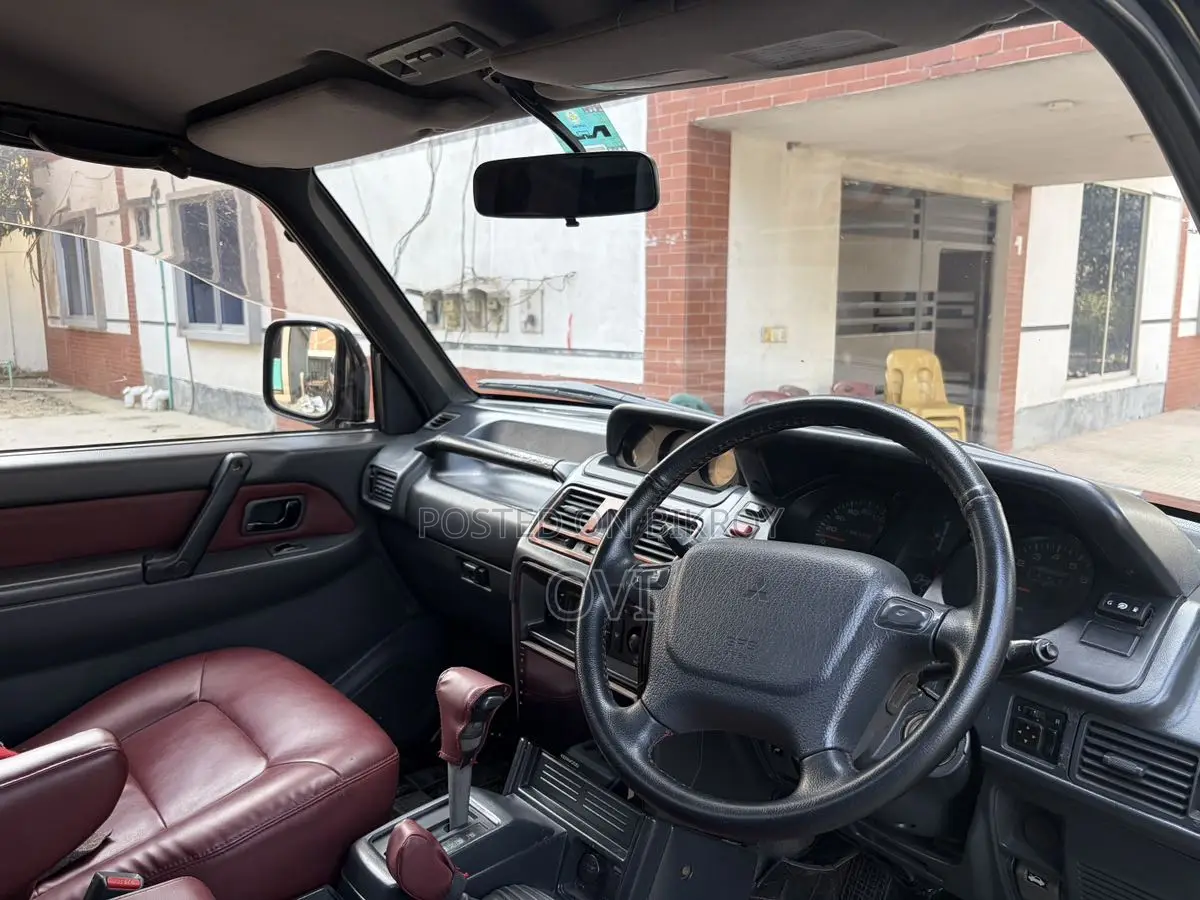 Mitsubishi Pajero 3.5L 1996