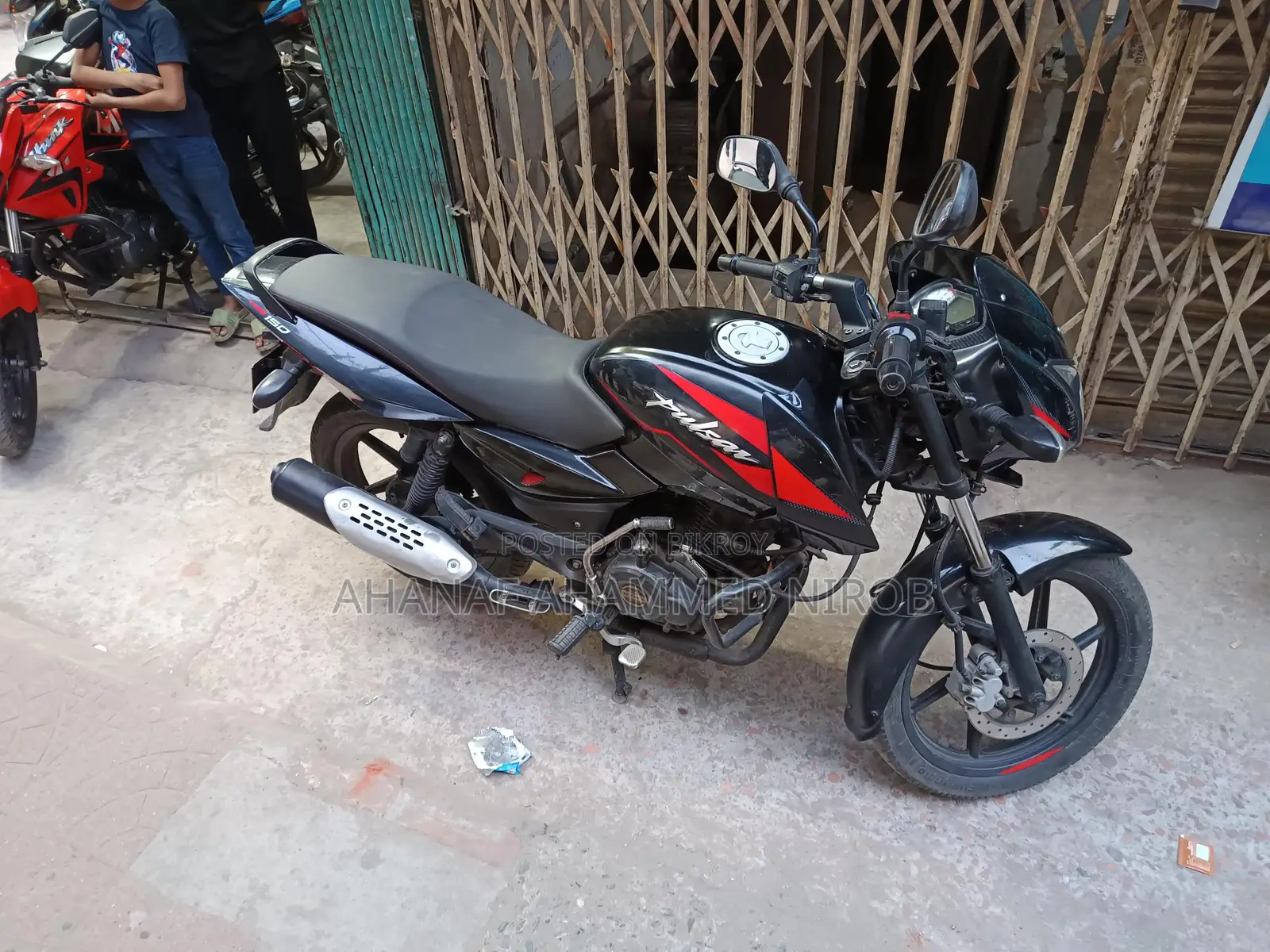 Bajaj Pulsar 150 . 2020