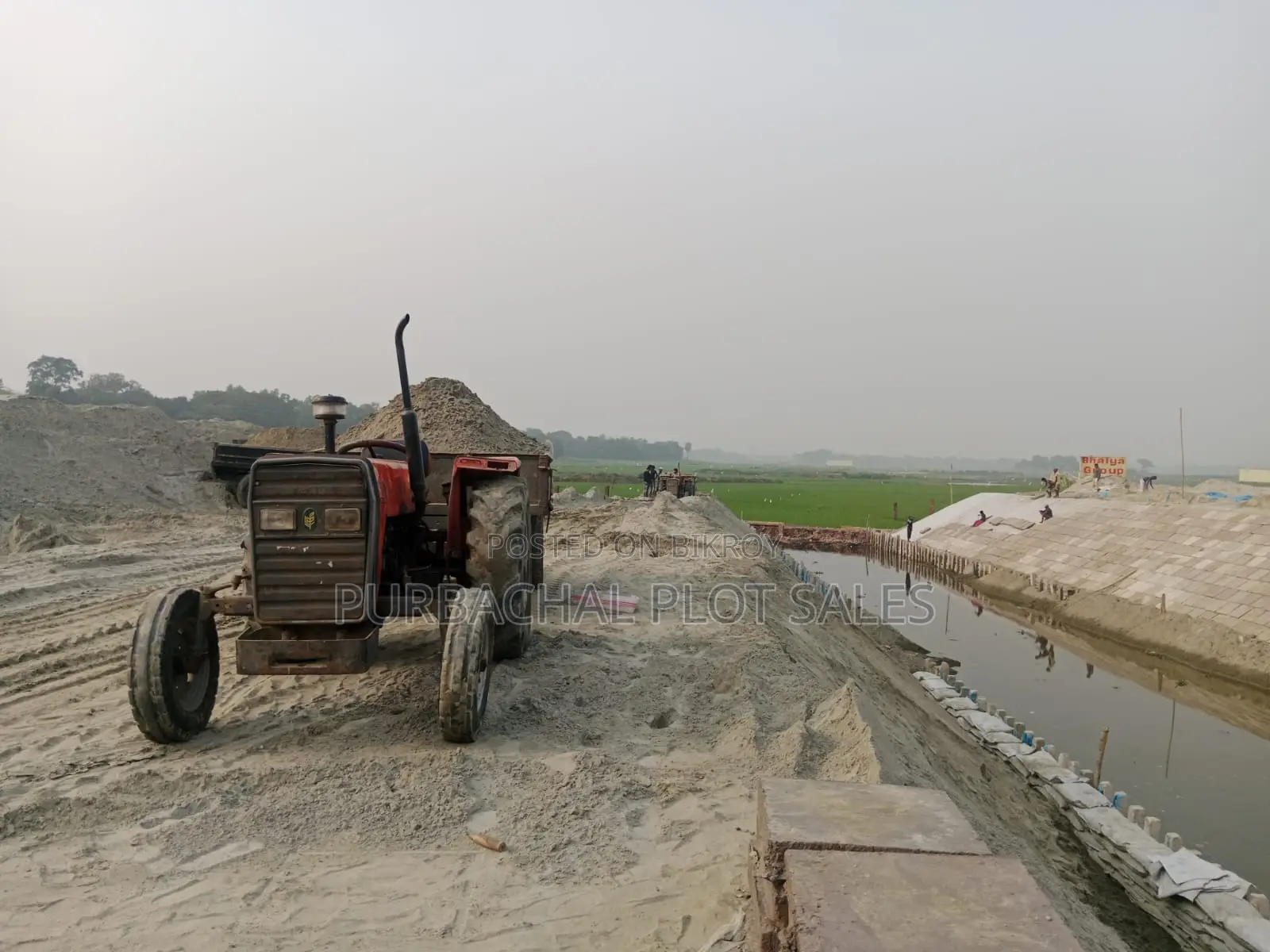 প্রোজেক্টে লেকের কাজ চলমান