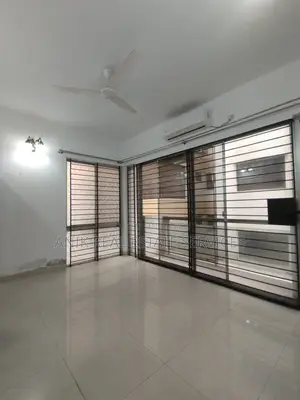 Good Quality Semi Furnished Flat Rent At Baridhara