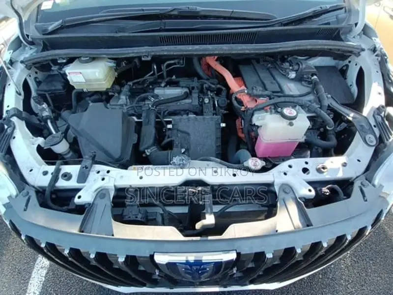 Toyota Esquire GI PREMIUM HYB 4 2021