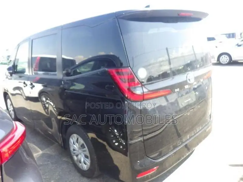 Toyota Noah SZ edition Hyb 2022