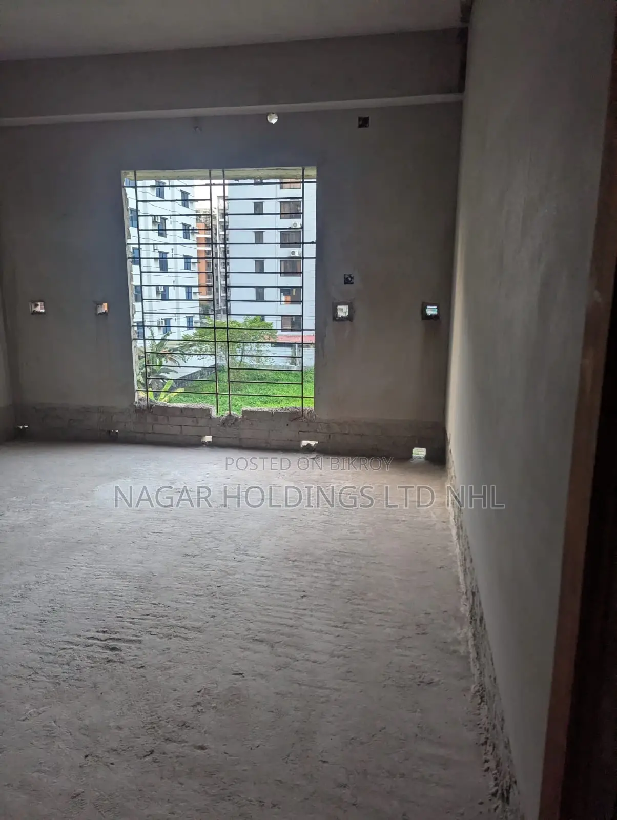 Buy a spacious 2450 sq. ft. south-facing flat in Bashundhara
