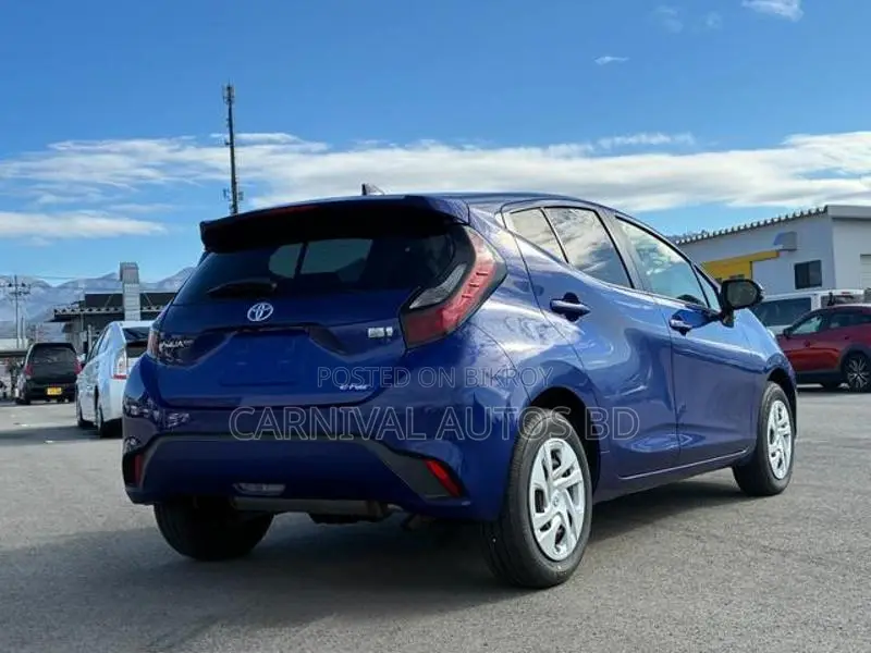 Toyota Aqua X নেভি কালার ২০২১