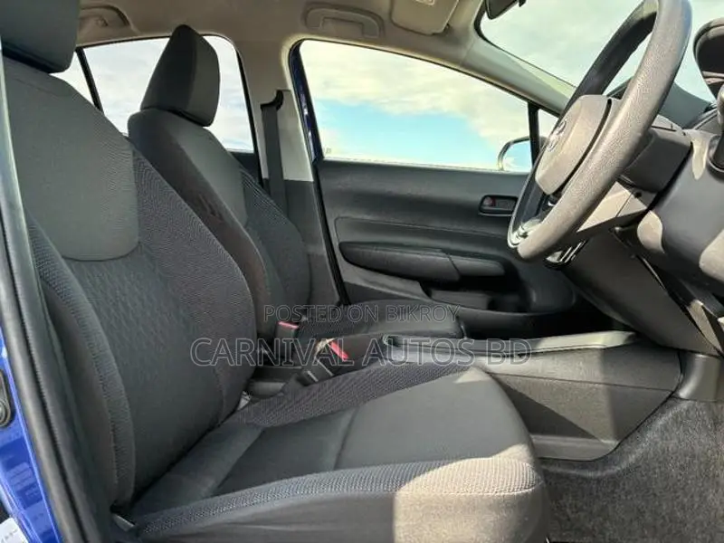 Toyota Aqua X নেভি কালার ২০২১