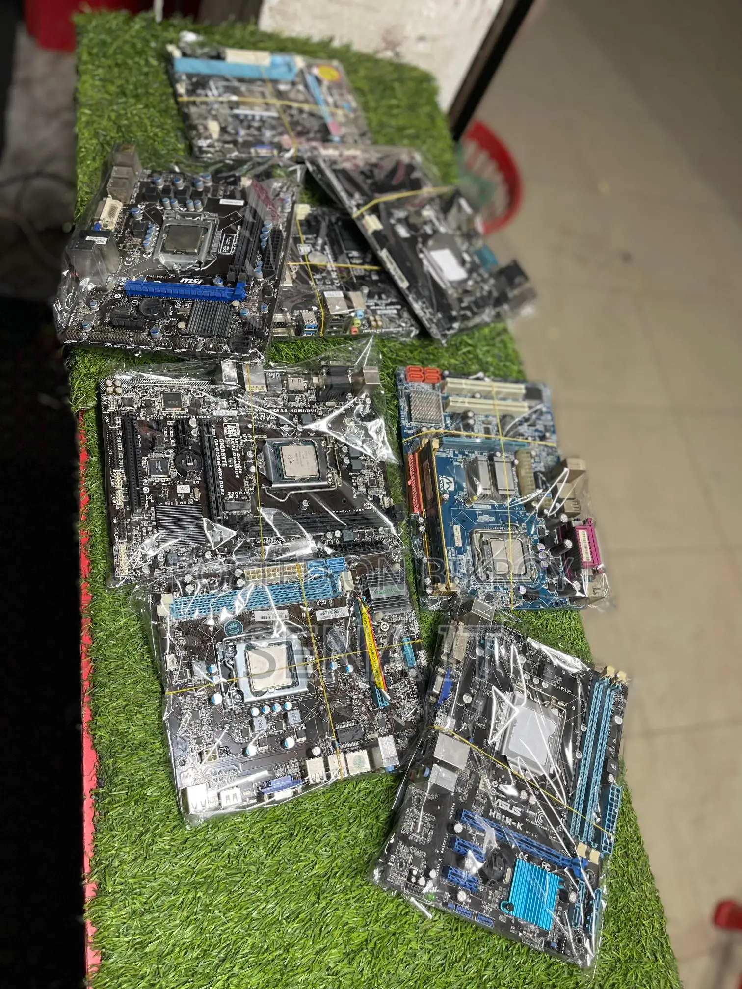 GIGABYTE G61M