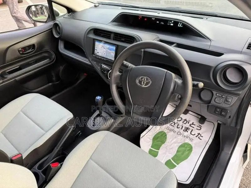 Toyota Aqua L HYBRID 2021