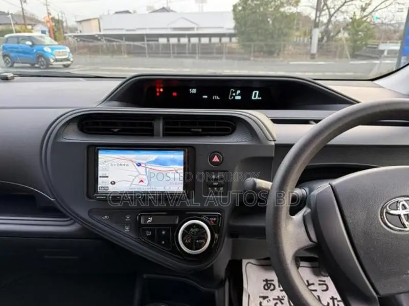 Toyota Aqua L HYBRID 2021