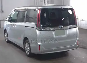 Toyota Noah X HYB 4PT 2DR PWR 2021