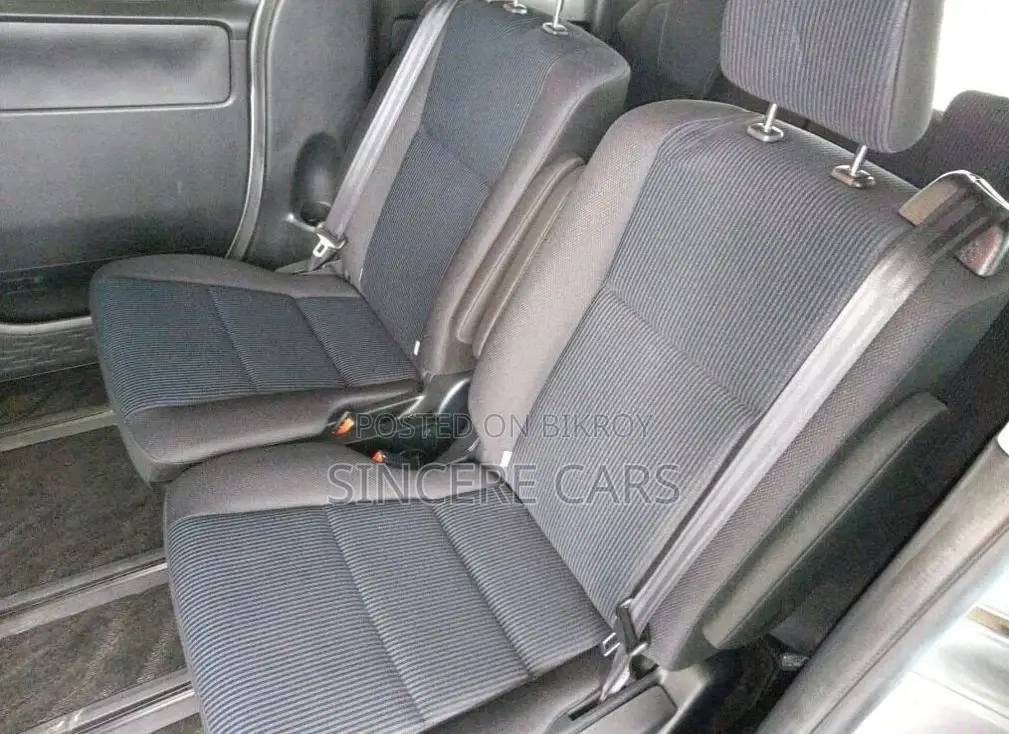 Toyota Noah X HYB 4PT 2DR PWR 2021