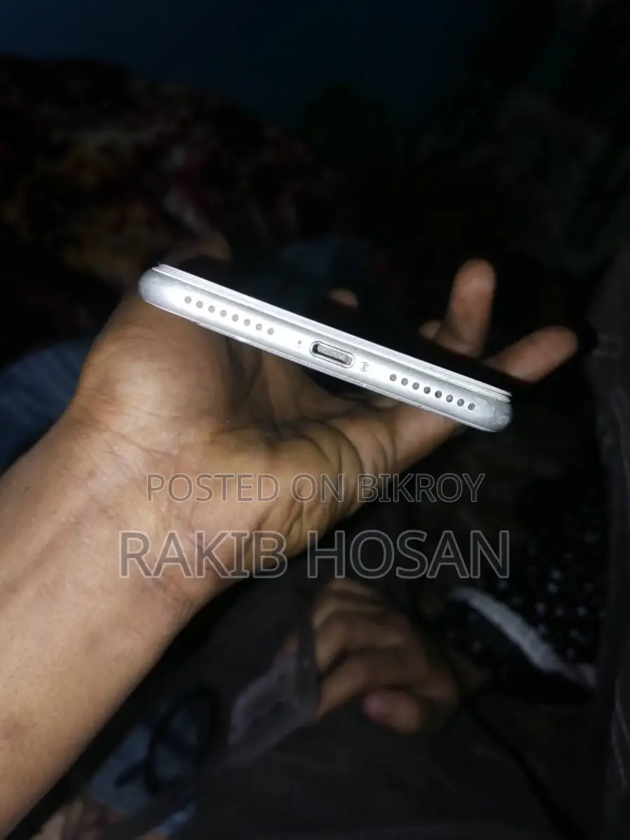 Apple iPhone 8 Plus (Used)